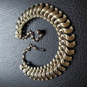 VTG Pakula necklace
